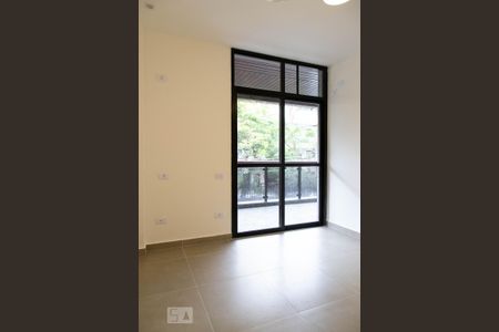 Apartamento para alugar com 120m², 3 quartos e 1 vaga Apartamento para alugar com 120m², 3 quartos e 1 vagaQuarto