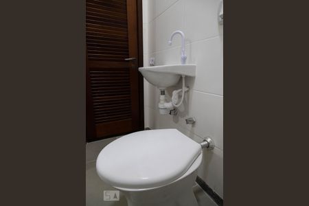 Apartamento para alugar com 120m², 3 quartos e 1 vaga Apartamento para alugar com 120m², 3 quartos e 1 vagaBanheiro da Suíte 1