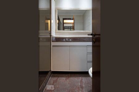 Apartamento para alugar com 120m², 3 quartos e 1 vaga Apartamento para alugar com 120m², 3 quartos e 1 vagaBanheiro social