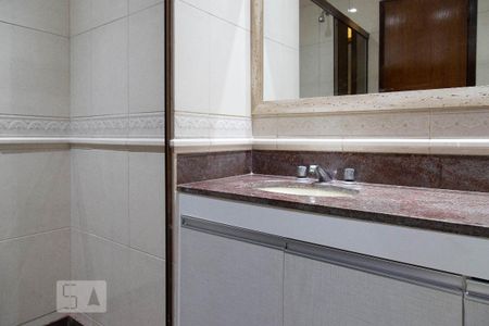 Apartamento para alugar com 120m², 3 quartos e 1 vaga Apartamento para alugar com 120m², 3 quartos e 1 vagaBanheiro social