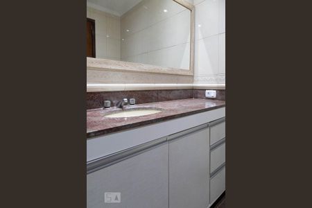 Apartamento para alugar com 120m², 3 quartos e 1 vaga Apartamento para alugar com 120m², 3 quartos e 1 vagaBanheiro social