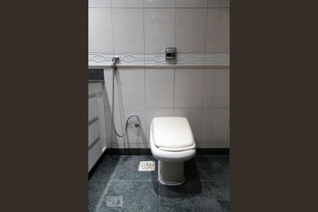 Apartamento para alugar com 120m², 3 quartos e 1 vaga Apartamento para alugar com 120m², 3 quartos e 1 vagaBanheiro da Suíte 2