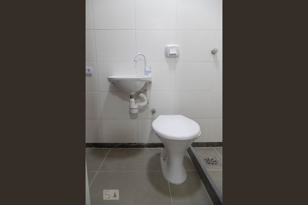 Apartamento para alugar com 120m², 3 quartos e 1 vaga Apartamento para alugar com 120m², 3 quartos e 1 vagaBanheiro da Suíte 1