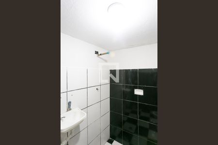 Banheiro de casa para alugar com 1 quarto, 40m² em Parque Pinheiros, Taboão da Serra