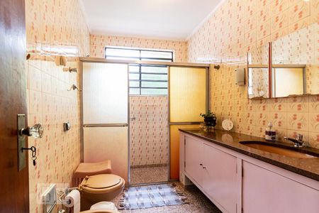 Banheiro de casa à venda com 3 quartos, 178m² em Chácara Inglesa, São Paulo