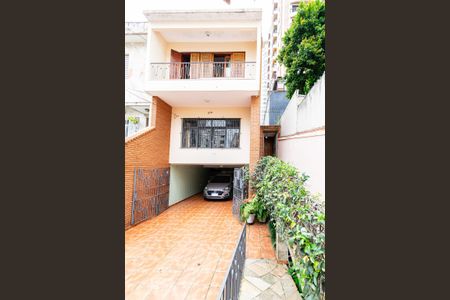 Casa à venda com 178m², 3 quartos e 3 vagasFachada