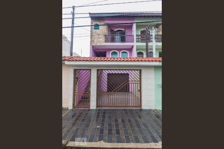 Casa à venda com 305m², 3 quartos e 5 vagas Casa à venda com 305m², 3 quartos e 5 vagasFachada