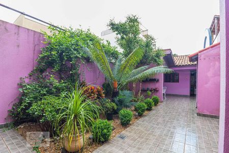 Casa à venda com 305m², 3 quartos e 5 vagas Casa à venda com 305m², 3 quartos e 5 vagasQuintal