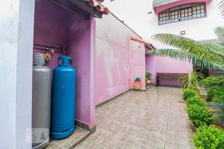 Casa à venda com 305m², 3 quartos e 5 vagas Casa à venda com 305m², 3 quartos e 5 vagasQuintal