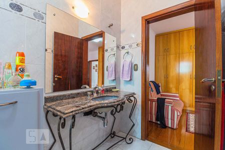 Casa à venda com 305m², 3 quartos e 5 vagas Casa à venda com 305m², 3 quartos e 5 vagasBanheiro da Suite 1