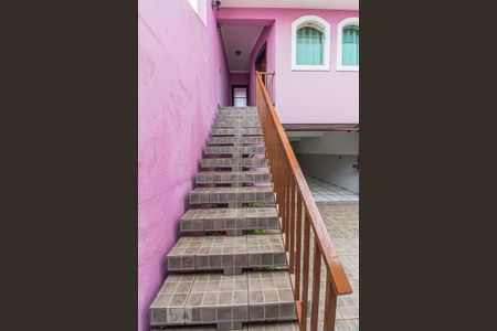 Casa à venda com 305m², 3 quartos e 5 vagas Casa à venda com 305m², 3 quartos e 5 vagasEscada Exterior