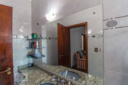 Casa à venda com 305m², 3 quartos e 5 vagas Casa à venda com 305m², 3 quartos e 5 vagasBanheiro da Suite 3 - Espelho