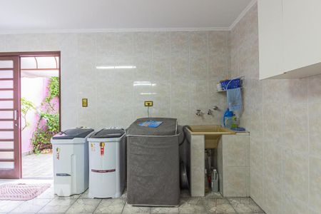 Casa à venda com 305m², 3 quartos e 5 vagas Casa à venda com 305m², 3 quartos e 5 vagasÁrea de Serviço