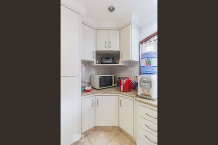 Casa à venda com 305m², 3 quartos e 5 vagas Casa à venda com 305m², 3 quartos e 5 vagasCozinha - Armários