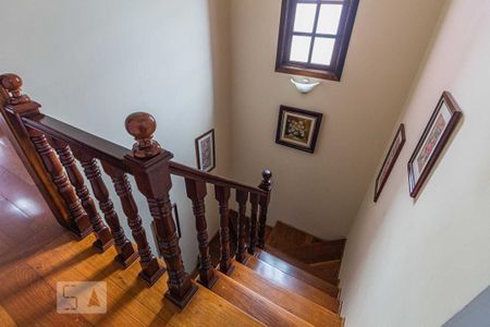 Casa à venda com 305m², 3 quartos e 5 vagas Casa à venda com 305m², 3 quartos e 5 vagasEscada Interna