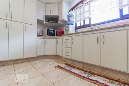 Casa à venda com 305m², 3 quartos e 5 vagas Casa à venda com 305m², 3 quartos e 5 vagasCozinha - Armários