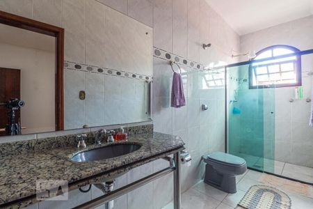 Casa à venda com 305m², 3 quartos e 5 vagas Casa à venda com 305m², 3 quartos e 5 vagasBanheiro da Suite 3