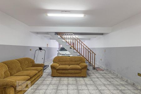 Casa à venda com 305m², 3 quartos e 5 vagas Casa à venda com 305m², 3 quartos e 5 vagasÁrea de Serviço