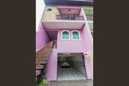 Casa à venda com 305m², 3 quartos e 5 vagas Casa à venda com 305m², 3 quartos e 5 vagasFachada da Casa