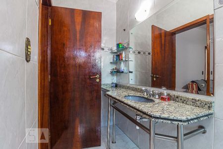 Casa à venda com 305m², 3 quartos e 5 vagas Casa à venda com 305m², 3 quartos e 5 vagasBanheiro da Suite 3