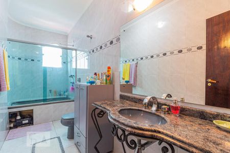 Casa à venda com 305m², 3 quartos e 5 vagas Casa à venda com 305m², 3 quartos e 5 vagasBanheiro da Suite 1