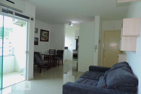 Sala de apartamento para alugar com 2 quartos, 58m² em Areias, São José
