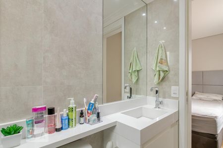 Apartamento à venda com 74m², 3 quartos e 2 vagas Apartamento à venda com 74m², 3 quartos e 2 vagasBanheiro da Suíte
