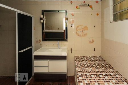 Casa para alugar com 338m², 5 quartos e 6 vagas Casa para alugar com 338m², 5 quartos e 6 vagasBanheiro