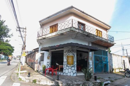 Casa para alugar com 338m², 5 quartos e 6 vagas Casa para alugar com 338m², 5 quartos e 6 vagasFachada