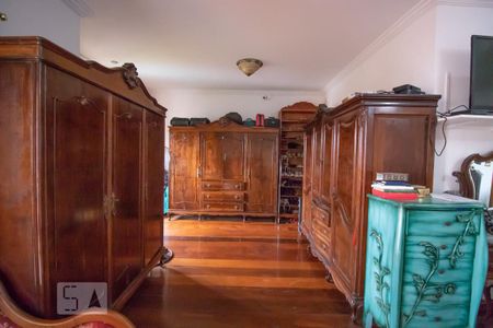 Casa à venda com 600m², 8 quartos e 4 vagasQuarto Suíte 2