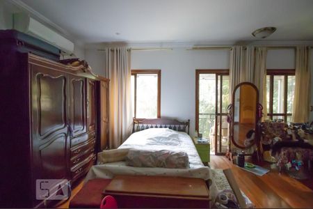 Casa à venda com 600m², 8 quartos e 4 vagasQuarto Suíte 3