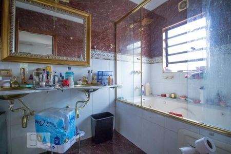 Casa à venda com 600m², 8 quartos e 4 vagasBanheiro da Suíte 3