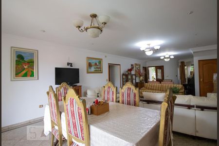 Sala de casa à venda com 8 quartos, 600m² em Cidade Vargas, São Paulo