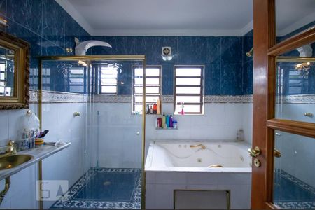 Casa à venda com 600m², 8 quartos e 4 vagasBanheiro da Suíte 2