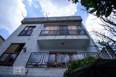 Casa à venda com 600m², 8 quartos e 4 vagasFachada - fundos