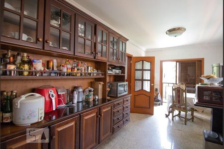 Casa à venda com 600m², 8 quartos e 4 vagasCozinha