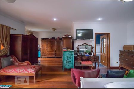 Casa à venda com 600m², 8 quartos e 4 vagasQuarto Suíte 2