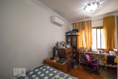 Casa à venda com 600m², 8 quartos e 4 vagasQuarto Suíte 1