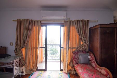 Casa à venda com 600m², 8 quartos e 4 vagasQuarto Suíte 2