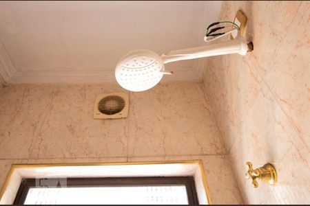 Casa à venda com 600m², 8 quartos e 4 vagasBanheiro da Suíte 1