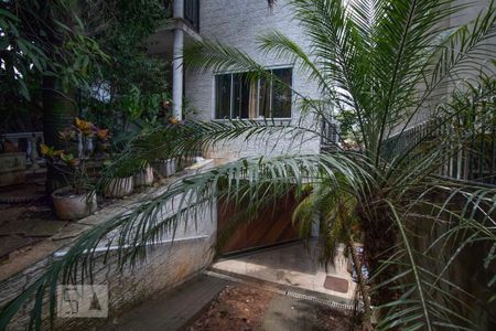 Casa à venda com 600m², 8 quartos e 4 vagasFachada