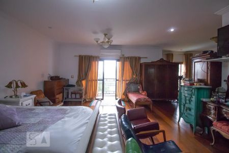 Casa à venda com 600m², 8 quartos e 4 vagasQuarto Suíte 2