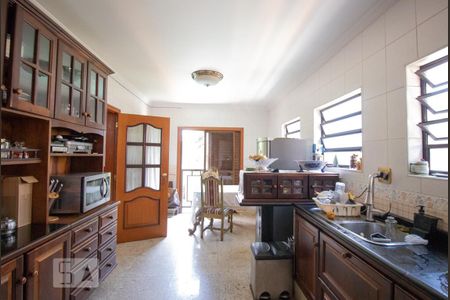 Casa à venda com 600m², 8 quartos e 4 vagasCozinha