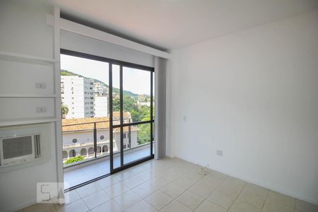 Sala de Estar de apartamento à venda com 1 quarto, 70m² em Cosme Velho, Rio de Janeiro