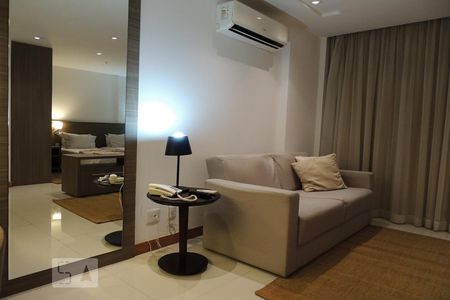 Sala  de apartamento à venda com 1 quarto, 46m² em Jacarepaguá, Rio de Janeiro