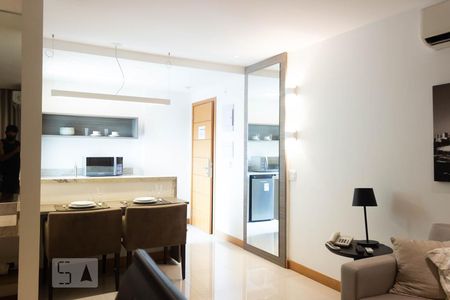 Sala/Quarto de apartamento à venda com 1 quarto, 46m² em Jacarepaguá, Rio de Janeiro