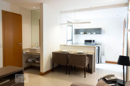 Sala/Quarto de apartamento à venda com 1 quarto, 46m² em Jacarepaguá, Rio de Janeiro