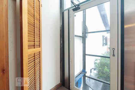 Casa à venda com 325m², 3 quartos e 2 vagas Casa à venda com 325m², 3 quartos e 2 vagasQuarto 2 (Elevador)