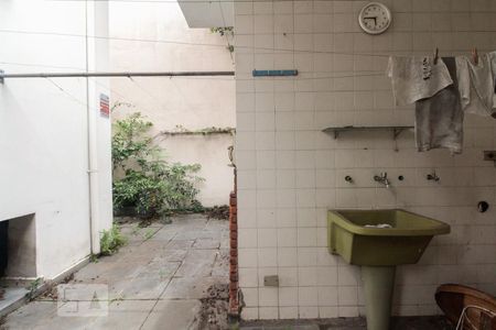 Casa à venda com 325m², 3 quartos e 2 vagas Casa à venda com 325m², 3 quartos e 2 vagasÁrea de serviço