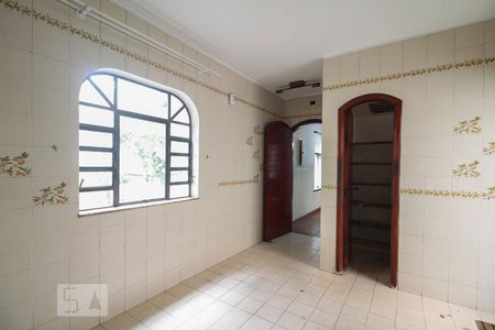 Casa à venda com 325m², 3 quartos e 2 vagas Casa à venda com 325m², 3 quartos e 2 vagasCozinha